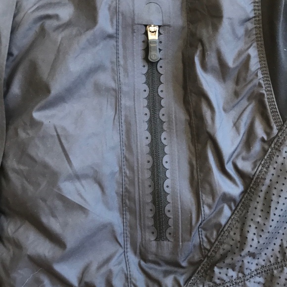 lulu lemon lightweight running jacket - Picture 2 of 4